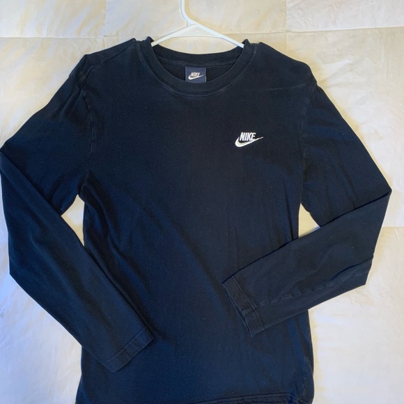 Nike Tops - NIKE LONG SLEEVE